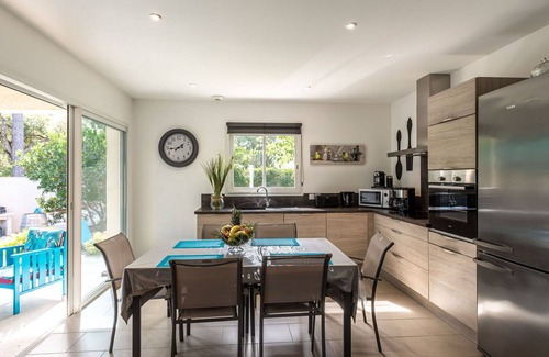 Prunete Apartment | Nice apartment for 6 people with A/C, WIFI, pool, TV, patio and parking