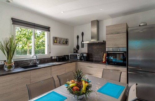 Prunete Apartment | Nice apartment for 6 people with A/C, WIFI, pool, TV, patio and parking