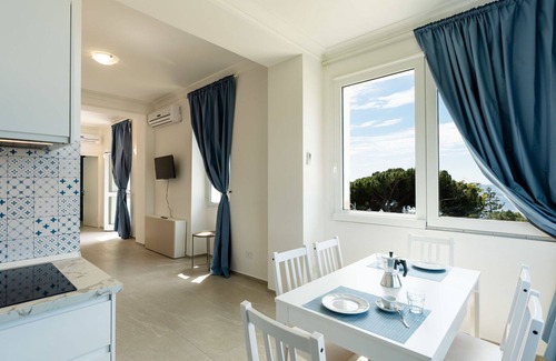 Bussana Apartment | Nice apartment for 6 people with WIFI, A/C, TV, balcony, pets allowed and parking