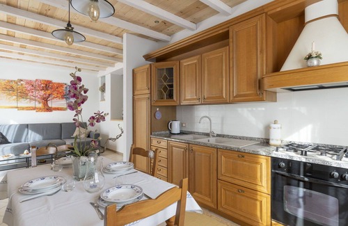 Erli Apartment | Nice apartment for 6 people with WIFI, TV, terrace and pets allowed