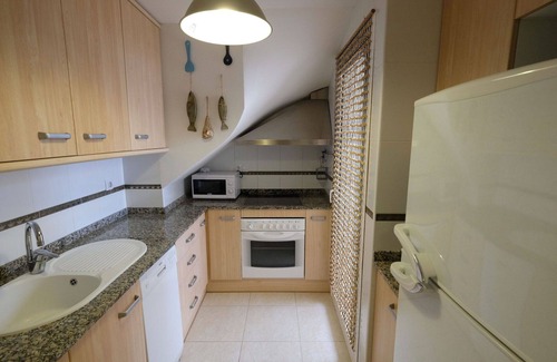 Alcanar Apartment | Nice apartment for 8 people with WIFI, A/C, pool, TV, balcony and parking
