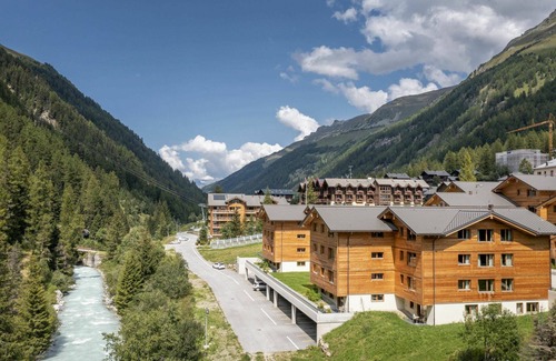 Zinal Apartment | Nice apartment for 8 guests with WIFI, TV, pets allowed and parking