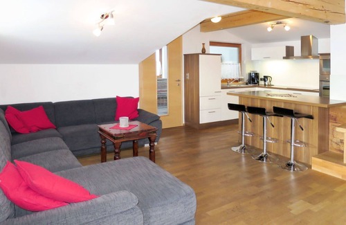 Fuegenberg Apartment | Nice apartment for 10 people with WIFI, TV, balcony and parking