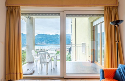 Germignaga Apartment | Nice apartment for 4 people with WIFI, pool, TV and terrace