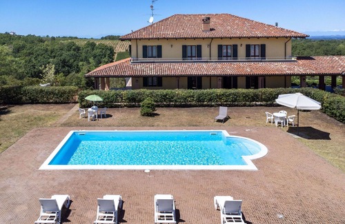 Mombaruzzo Apartment | Nice apartment for 12 guests with WIFI, pool, TV, balcony, pets allowed and parking