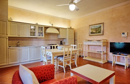 Castelfiorentino Apartment | Nice apartment for 4 people with pool, WIFI, TV and parking