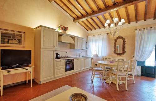Empoli Apartment | Nice apartment for 4 guests with WIFI, pool and TV