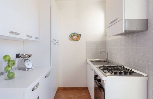 Marina di Pietrasanta Apartment | Nice apartment for 6 guests with TV, balcony, pets allowed and parking