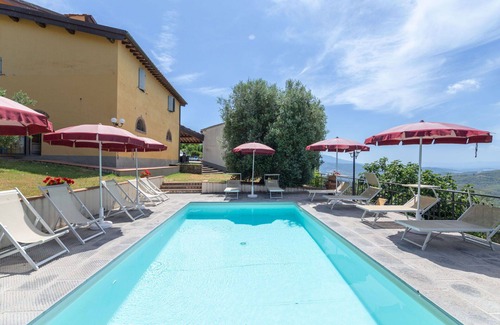 Montebonello Apartment | Nice apartment for 8 guests with pool, WIFI, TV, pets allowed and panoramic view
