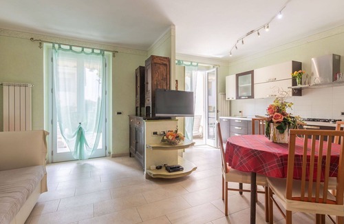 Riva Ligure Apartment | Nice apartment for 6 people with WIFI, TV, terrace and pets allowed