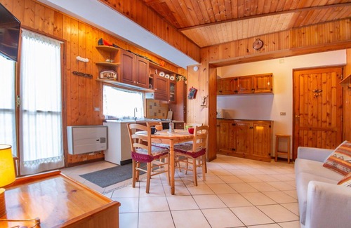 Rivisondoli Apartment | Nice apartment for 4 people with balcony, pets allowed and parking
