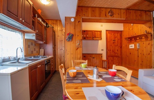 Rivisondoli Apartment | Nice apartment for 4 people with balcony, pets allowed and parking