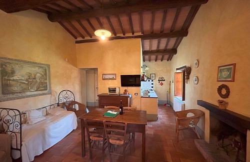Monteleone d'Orvieto Apartment | Nice apartment for 4 guests with WIFI, pool, TV and parking