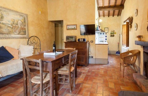 Monteleone d'Orvieto Apartment | Nice apartment for 4 guests with WIFI, pool, TV and parking