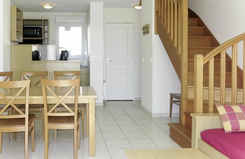 Azay-le-Rideau House | Nice apartment in villa for 8 people with pool, WIFI, TV, terrace, pets allowed and parking