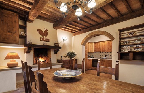 Umbertide Villa | Nice apartment in villa for 6 guests with A/C, pool, WIFI, TV and patio