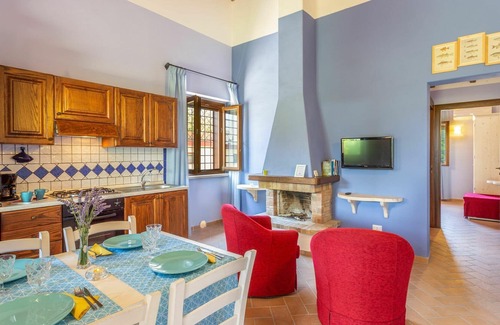 Montoro Villa | Nice apartment in villa for 3 guests with WIFI, pool, A/C, TV and parking