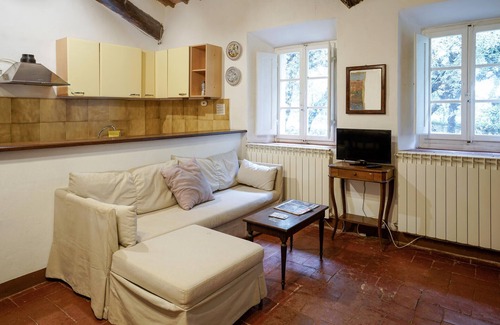 Simignano Apartment | Nice apartment in Ancaiano