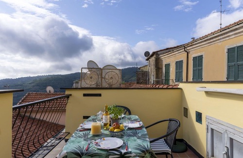 Pietrabruna House | Nice apartment in villa for 6 guests with WIFI, TV and terrace