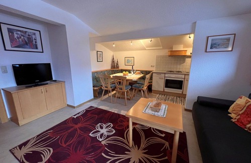 Hollersbach im Pinzgau Villa | Nice apartment in villa for 6 people with WIFI, TV, balcony, panoramic view and parking