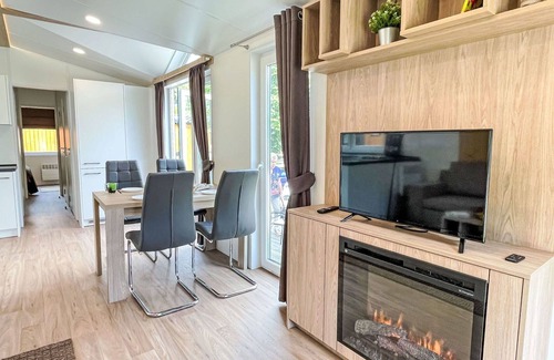 Riedenburg House | Nice apartment in villa for 4 guests with A/C, WIFI, TV, terrace, pets allowed and parking