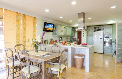Sonnenland House | Nice apartment in villa for 8 guests with private pool, WIFI, TV and patio