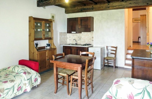 Santo Villa | Nice apartment in villa for 4 people with pool, patio, pets allowed, panoramic view and parking