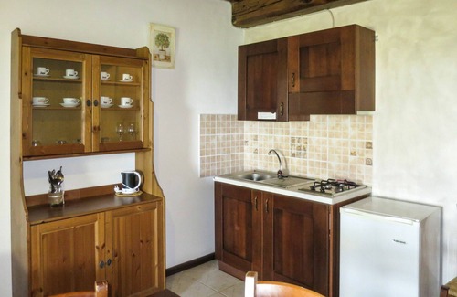 Santo Villa | Nice apartment in villa for 4 people with pool, patio, pets allowed, panoramic view and parking