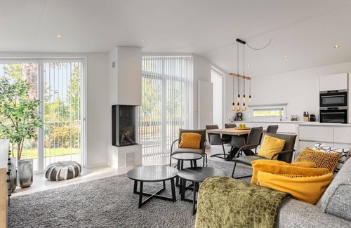 Wemeldinge House | Nice apartment in villa for 4 guests with WIFI, TV, patio and parking