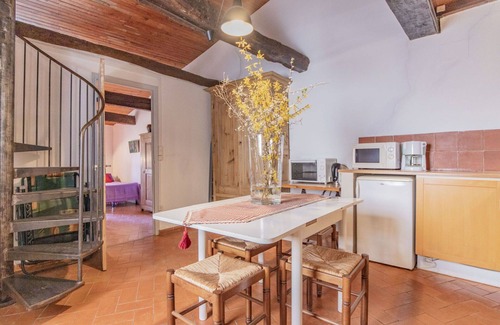 Puimichel Villa | Nice apartment in villa for 4 guests with WIFI, patio, pets allowed, panoramic view and parking