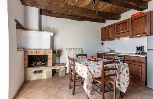 Arcidosso House | Nice apartment in villa for 2 people with patio, pets allowed and panoramic view