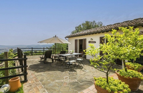 Sasso dʼOmbrone Villa | Nice apartment in villa for 6 guests with WIFI, A/C, pool, patio and parking