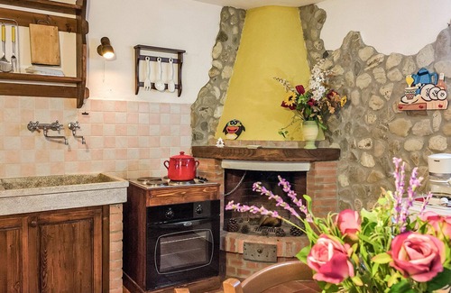 Lajatico Villa | Nice apartment in villa for 2 guests with WIFI, pool, TV, patio and parking