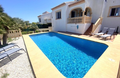 Costa Nova House | Nice apartment in villa for 4 guests with WIFI, private pool, A/C, TV and terrace