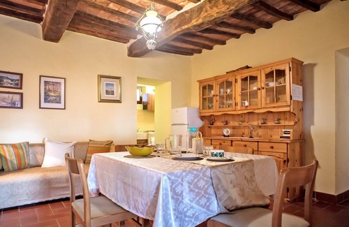 Paciano Villa | Nice apartment in villa for 4 people with WIFI, pool, TV, terrace and pets allowed
