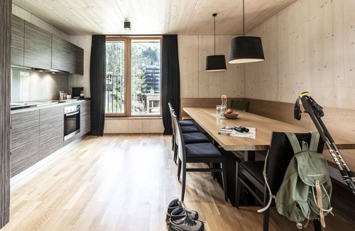 Großdorf House | Nice apartment in villa for 6 people with WIFI, pool, TV and terrace