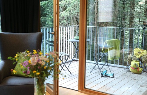 Großdorf House | Nice apartment in villa for 6 guests with WIFI, pool, TV, balcony and panoramic view