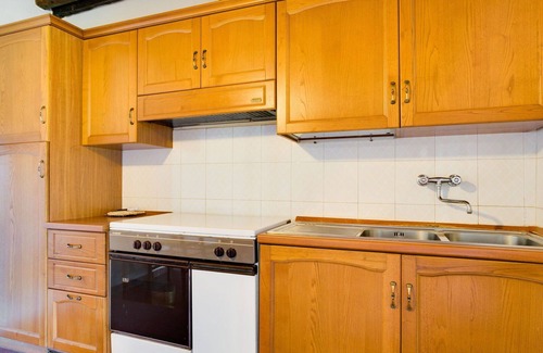 Bucine Villa | Nice apartment in villa for 7 people with WIFI, pool, TV, pets allowed and parking