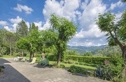 Rufina Villa | Nice apartment in villa for 4 people with WIFI, pool, terrace, pets allowed and parking