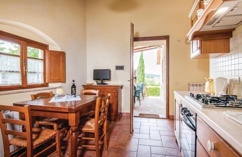 Casole d'Elsa Apartment | Nice apartment in Casole d'Elsa SI
