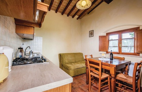 Casole d'Elsa Apartment | Nice apartment in Casole d'Elsa SI