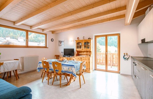 San Giovanni di Fassa Apartment | Nice apartment for 8 people with WIFI, TV, balcony and pets allowed