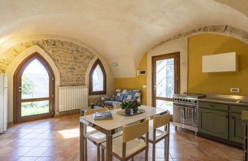 Novelli Apartment | Nice apartment for 6 people with pool, WIFI, patio, pets allowed, panoramic view and parking