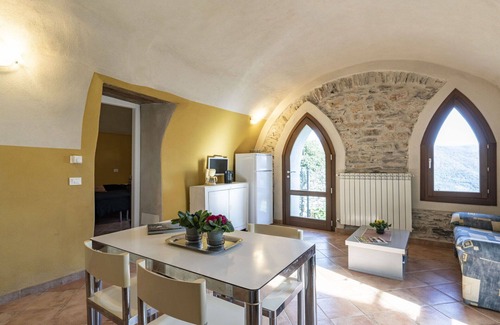 Novelli Apartment | Nice apartment for 6 people with pool, WIFI, patio, pets allowed, panoramic view and parking