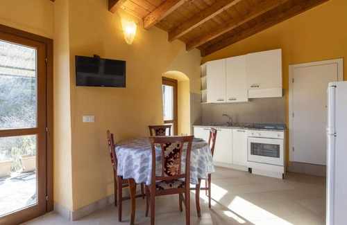 Valloria Apartment | Nice apartment for 4 people with pool, WIFI, patio, pets allowed, panoramic view and parking