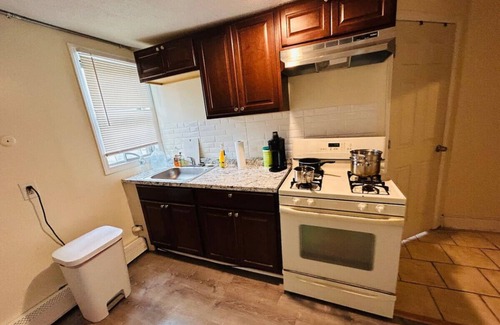 Downtown Apartment | Nice apartment near Whole Foods, Brown University