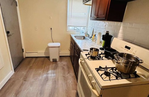 Downtown Apartment | Nice apartment near Whole Foods, Brown University
