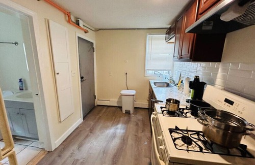 Downtown Apartment | Nice apartment near Whole Foods, Brown University