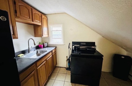 Providence Apartment | Nice apartment near Whole Foods, Brown University, Miriam Hospital, Downtown