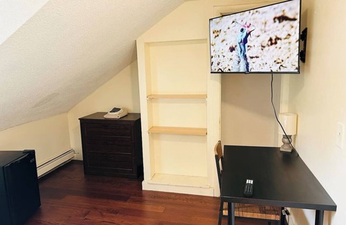 Providence Apartment | Nice apartment near Whole Foods, Brown University, Miriam Hospital, Downtown